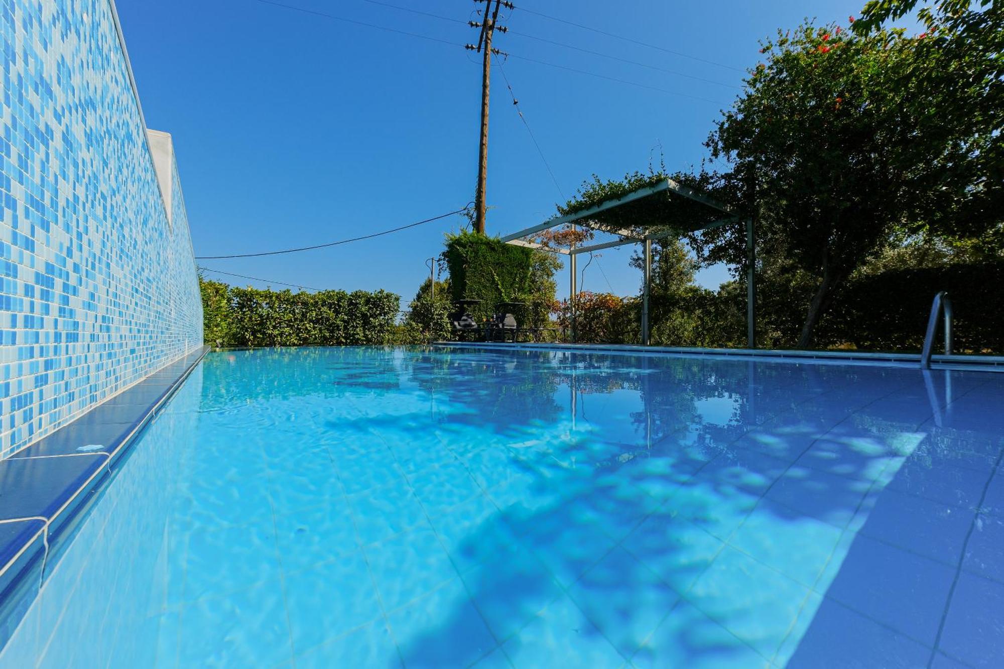 Deluxe Chrousso Pool Villa ปัลลูรี ภายนอก รูปภาพ