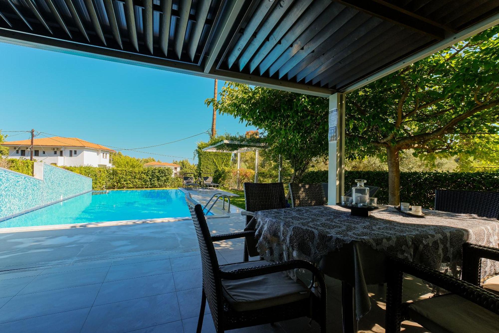 Deluxe Chrousso Pool Villa ปัลลูรี ภายนอก รูปภาพ
